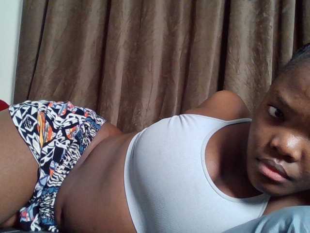 Sexyicey live webcam show