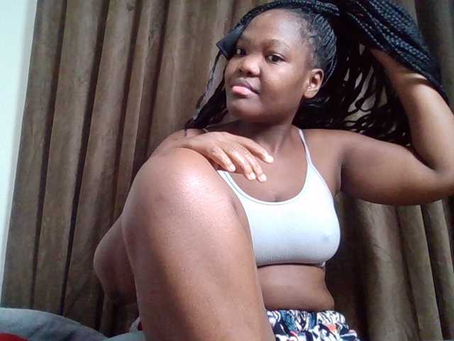 Sexyicey live cam on BongaCams