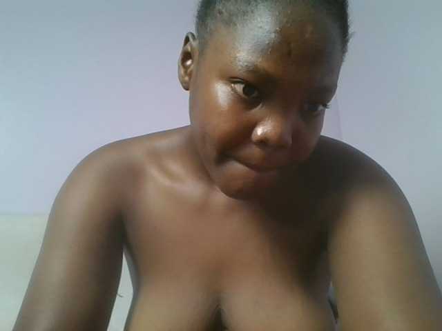 Sexyicey live cam on BongaCams