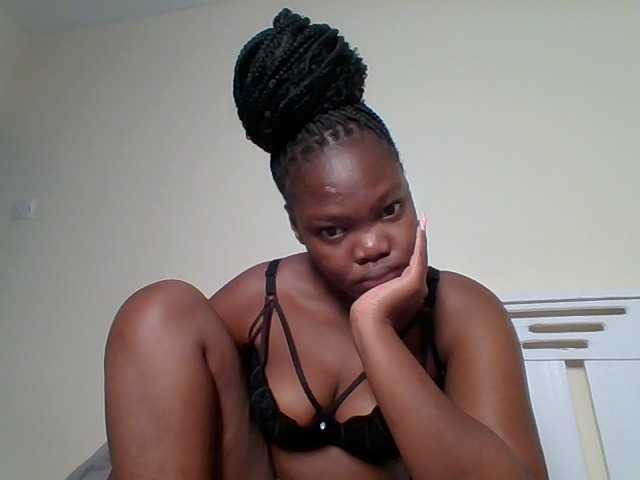 Sexyicey live cam on BongaCams