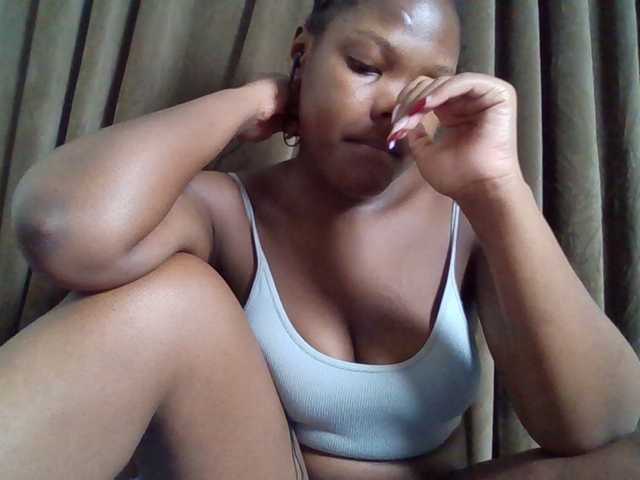 Sexyicey live cam on BongaCams