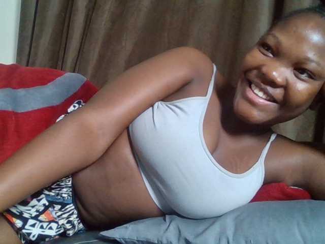 Sexyicey live cam on BongaCams