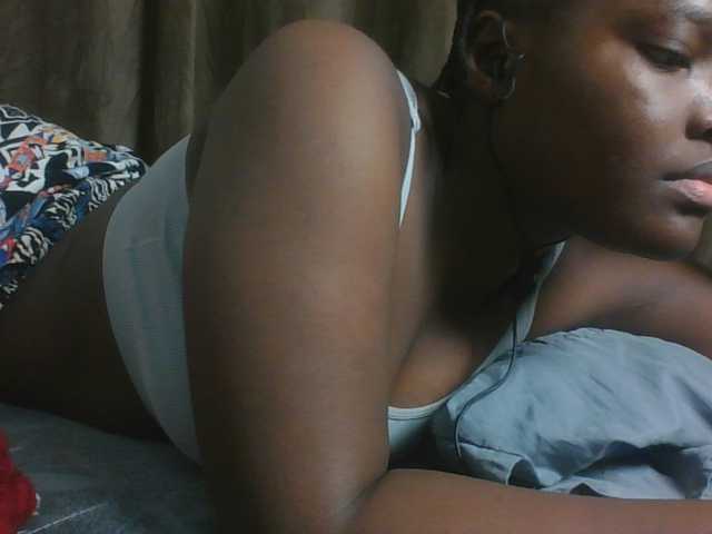 Sexyicey live webcam show