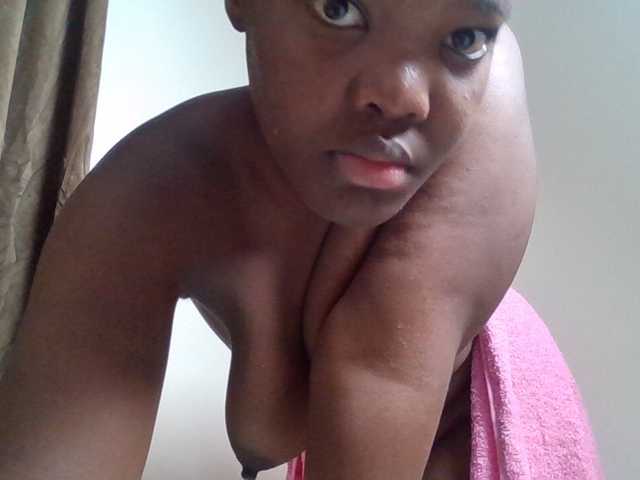 Sexyicey live cam on BongaCams