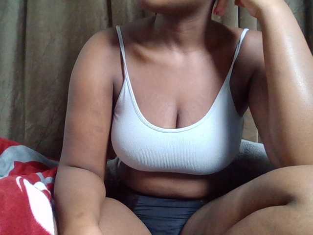 Sexyicey live cam on BongaCams
