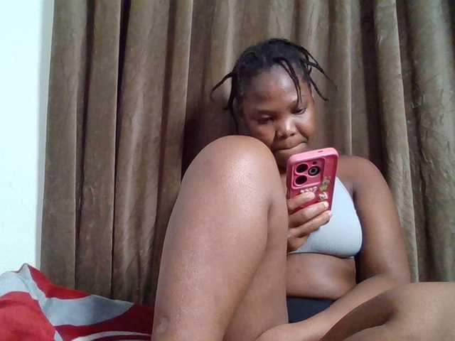 Sexyicey live cam on BongaCams