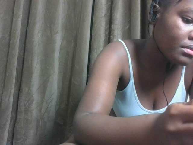 Sexyicey live webcam show