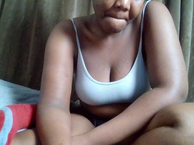 Sexyicey live cam on BongaCams