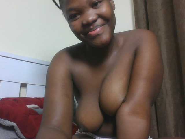 Sexyicey live webcam show