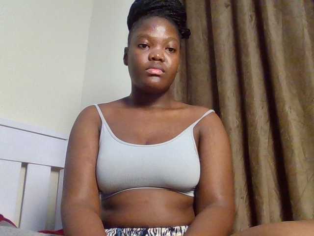 Sexyicey live cam on BongaCams