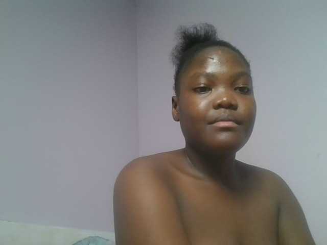 Sexyicey live cam on BongaCams
