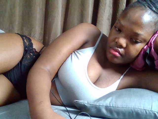 Sexyicey live cam preview