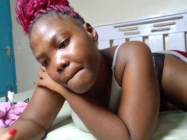 Sexyicey live cam on BongaCams