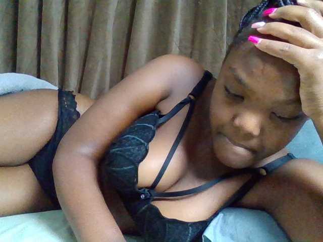 Sexyicey live cam on BongaCams