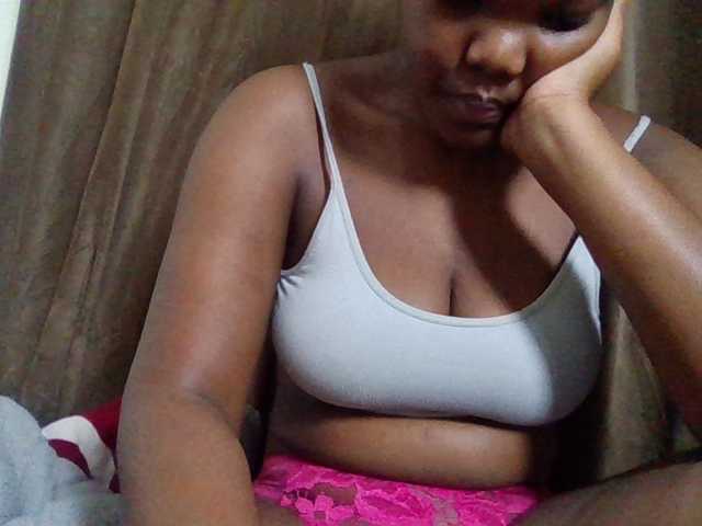 Sexyicey live cam on BongaCams