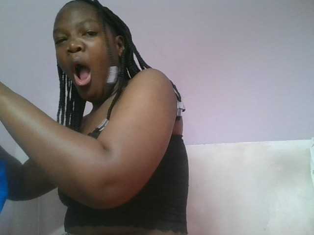 Sexyicey live cam on BongaCams