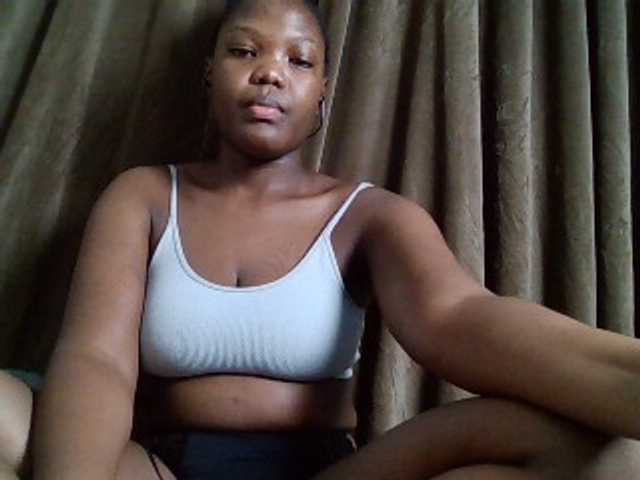 Sexyicey live cam on BongaCams