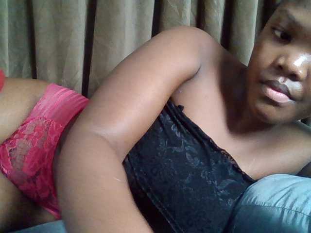 Sexyicey live cam on BongaCams