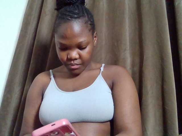 Sexyicey live cam on BongaCams