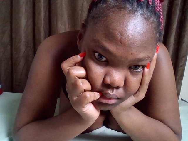 Sexyicey live cam on BongaCams