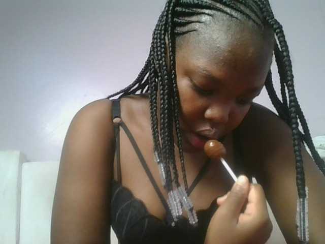 Sexyicey live cam on BongaCams