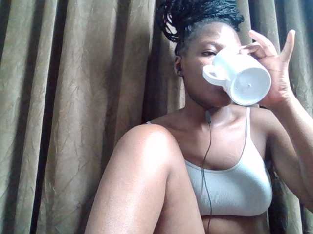 Sexyicey live webcam show