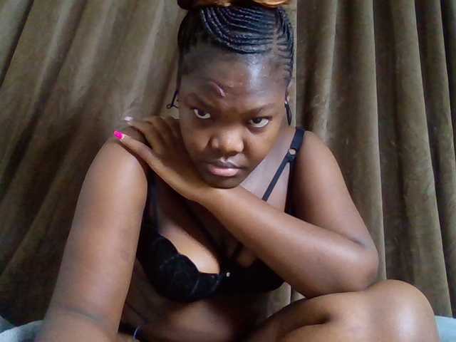 Sexyicey live cam on BongaCams