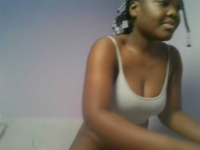 Sexyicey live cam on BongaCams