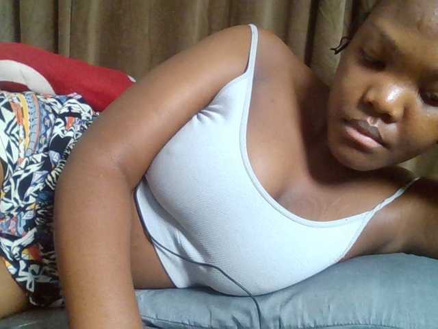 Sexyicey live cam on BongaCams