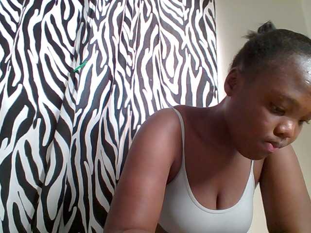 Sexyicey live cam on BongaCams