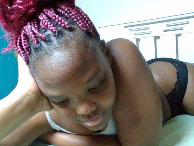 Sexyicey live cam on BongaCams
