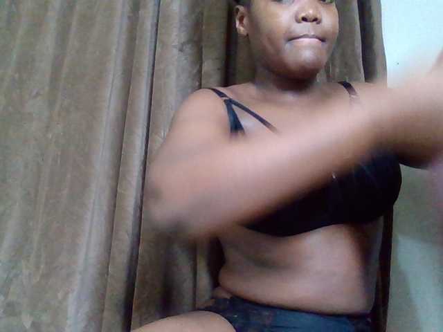 Sexyicey live cam on BongaCams