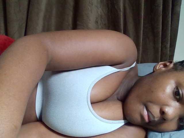 Sexyicey live cam on BongaCams
