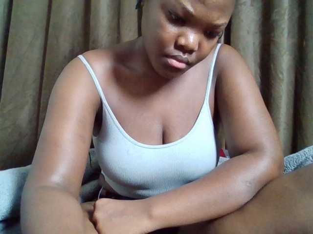 Sexyicey live cam on BongaCams
