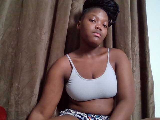 Sexyicey live webcam show