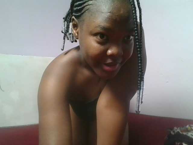 Sexyicey live cam on BongaCams