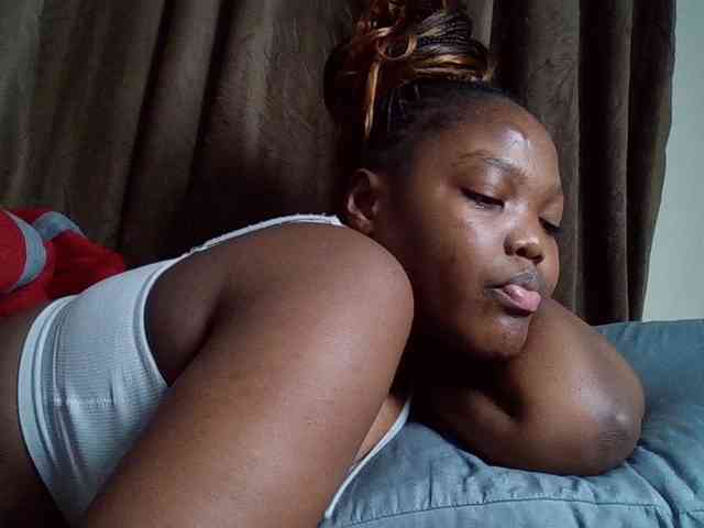 Sexyicey webcam