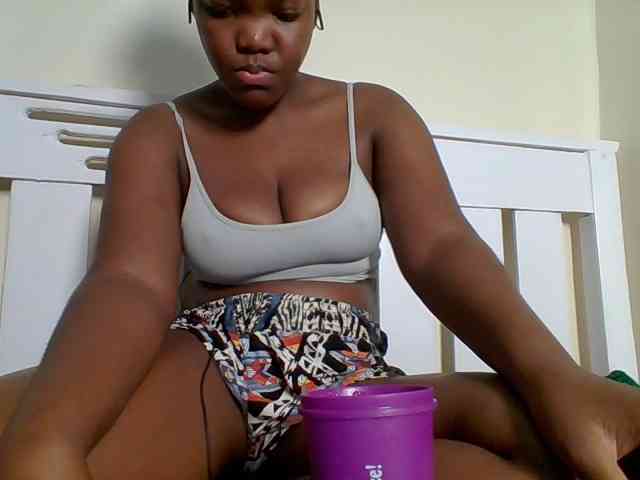 Sexyicey webcam