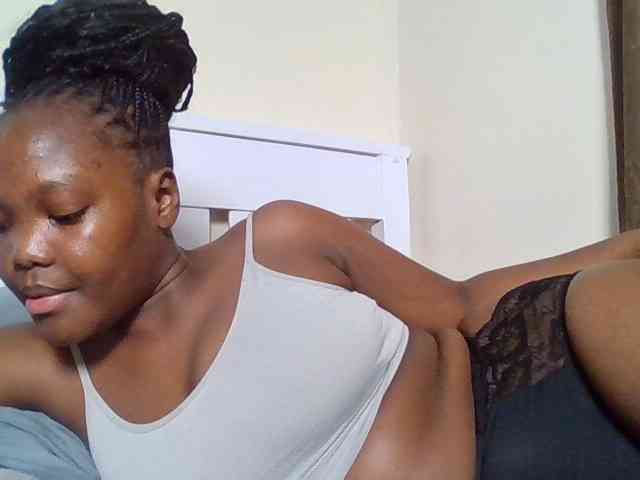 Sexyicey webcam