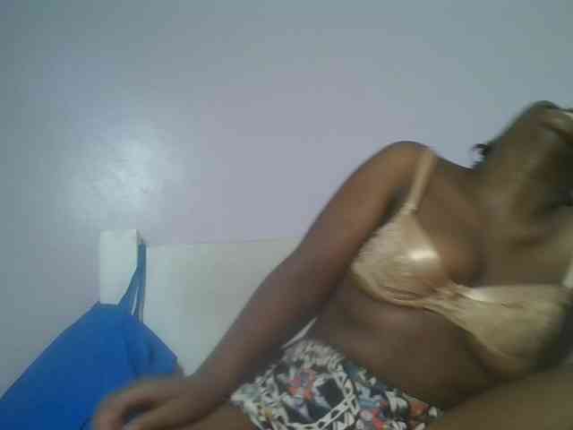 Sexyicey webcam