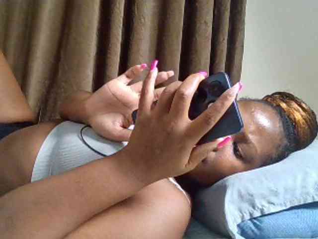 Sexyicey webcam