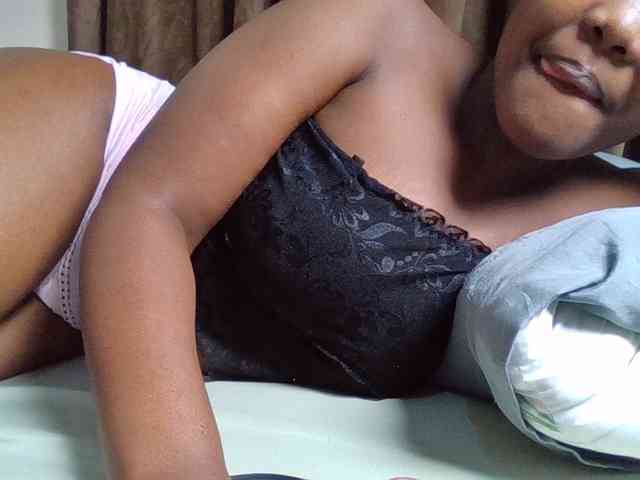 Sexyicey webcam