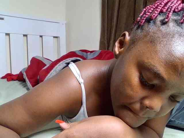 Sexyicey webcam