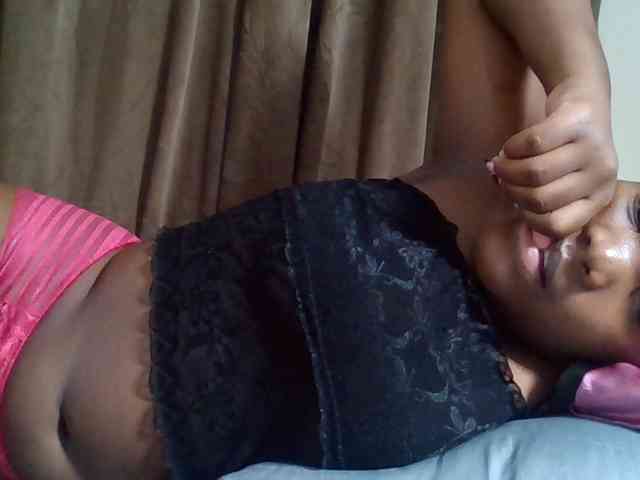 Sexyicey Live Webcam on BongaCams