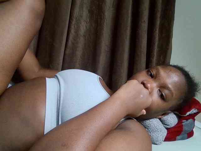 Sexyicey Live Webcam on BongaCams