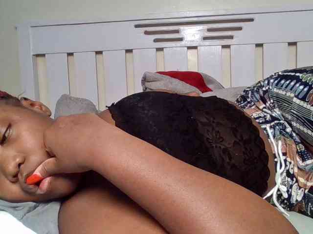 Sexyicey webcam