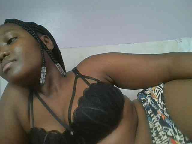 Sexyicey webcam