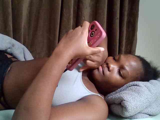 Sexyicey webcam