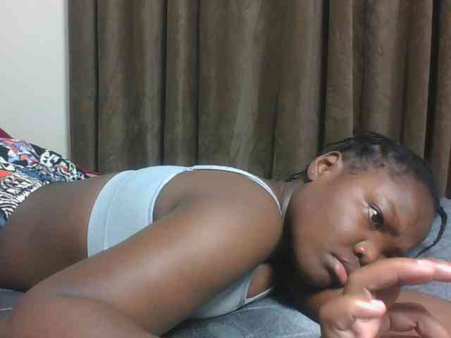 Sexyicey Live Webcam on BongaCams