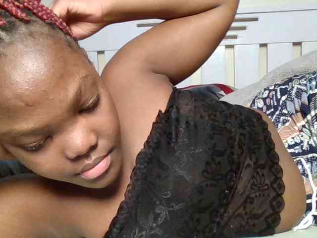 Sexyicey webcam
